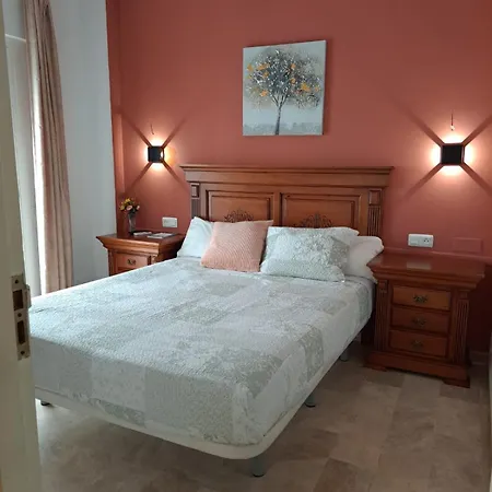 Montys Hostal *