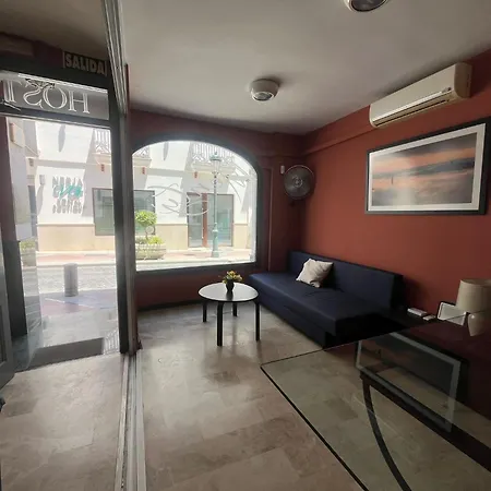 Montys Vandrarhem Nerja