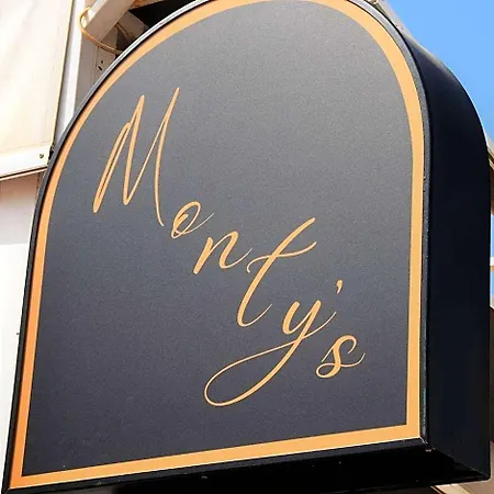 Montys Hostel